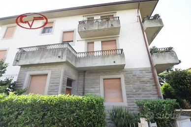 Appartamento di 160 m² con più di 5 locali a Monte