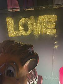 insegna luminosa love