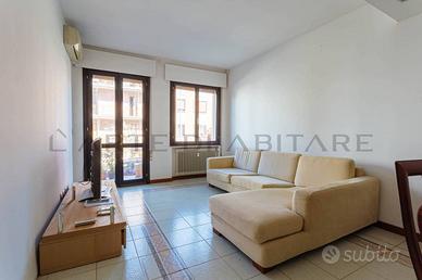 Appartamento di 103 m² con più di 5 locali e box a