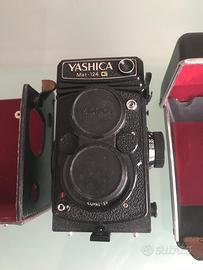 Macchina fotografica yashica formato 6x6