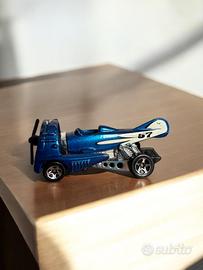 Macchinina Egg Dog Fight 1:64 Hot Wheels Yolk