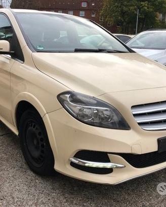 Ricambi Mercedes classe b 2016 1.5 D