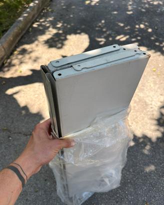 Mensole in metallo per scaffalature componibili