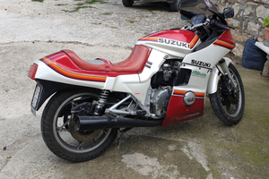 Suzuki katana 750