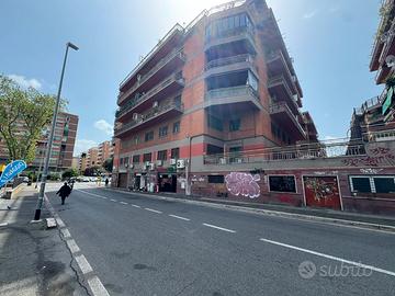 Magliana - locale commerciale ad uso investimento