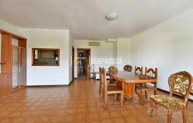 TRILOCALE A SOLI 50 METRI DAL MARE !!!