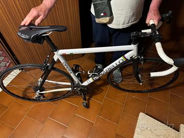 Bici da corsa Pinarello acciaio-carbonio