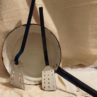 padella e palette in ferro smaltato 