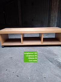 Mobile porta TV in legno con libreria e ruote - 