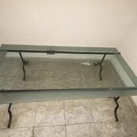 Tavolo in trispite con vetro temperato ai bordi