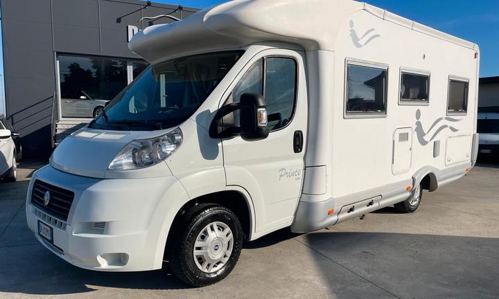 Elnagh Prince 420L semintegrale letto francese