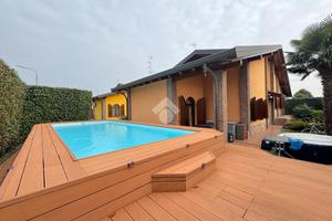 VILLA SINGOLA A CAMERI