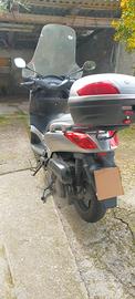 scooter Yamaha x max 250