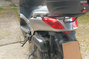 scooter Yamaha x max 250