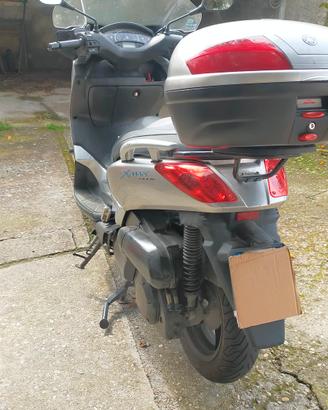 scooter Yamaha x max 250