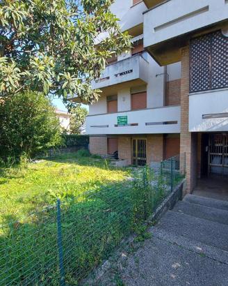 APPARTAMENTO SU DUE LIVELLI CON GIARDINO