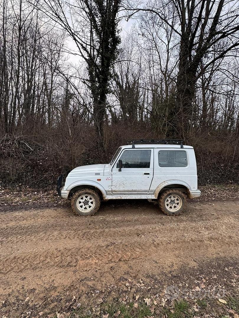 Suzuki Samurai