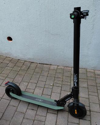 Monopattino elettrico acer