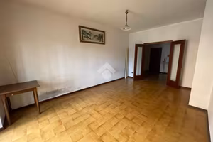 4 LOCALI A SARONNO