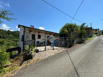 CASA SEMINDIPENDENTE A BEVERINO