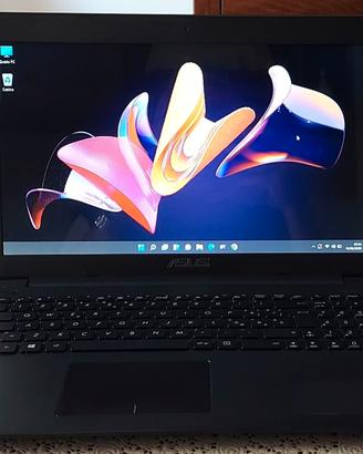Notebook Asus 15 pollici full hd Windows 11 SSD.