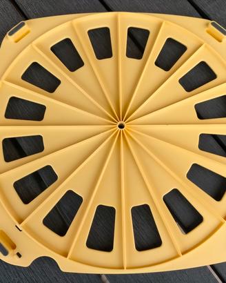 Tupperware stampo croissant giallo