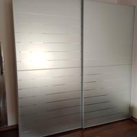 ARMADIO CON ANTE SCORREVOLI 