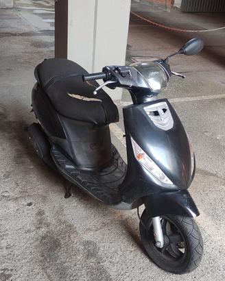 Zip 2011 Piaggio Scooter 50cc