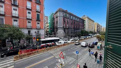 4 LOCALI A NAPOLI