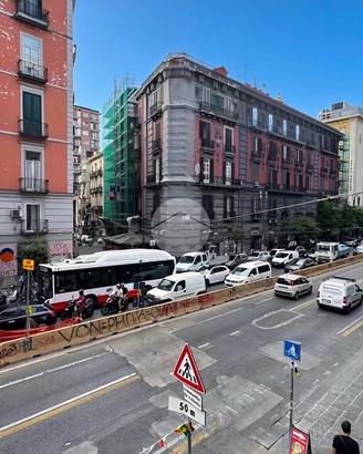 4 LOCALI A NAPOLI