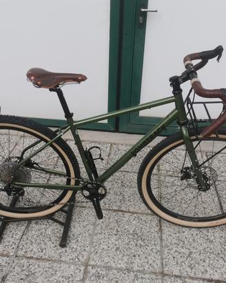 Gravel in acciaio tg. M  nuova  Bombtrack 