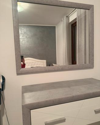 Cassettiera + specchio.