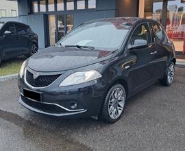 Lancia Ypsilon 1.2 69 CV 5 porte Platinum - FD535