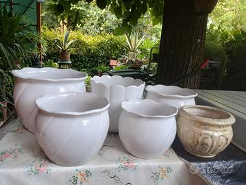 vasi in ceramica bianca