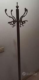 Appendiabiti uomo morto in Ottone 