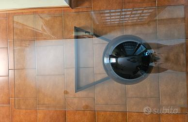 Tavolino in cristallo di design