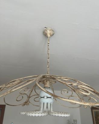 Lampadario in ferro battuto