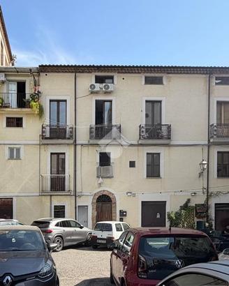 3 LOCALI A COSENZA