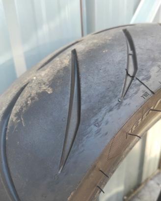 Gomme moto 180/55  120/70 R17