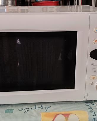 Microonde Panasonic con grill 