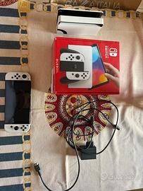 Nintendo Switch OLED  bianca