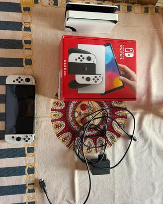 Nintendo Switch OLED  bianca