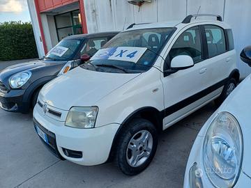 Fiat Panda 1.3 MJT 16V DPF 4x4 Climbing
