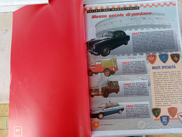 Polizia ritagli da riviste e fotocopie