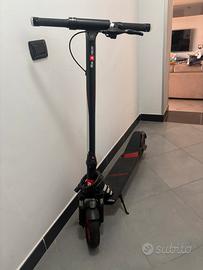Monopattino elettrico Aprilia eSR2 - Pari al nuovo