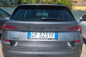 SKODA KAMIQ Black Dots