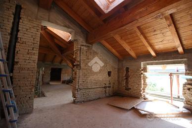 CASA SEMINDIPENDENTE A TORRILE