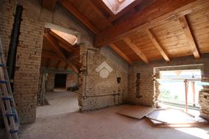 CASA SEMINDIPENDENTE A TORRILE