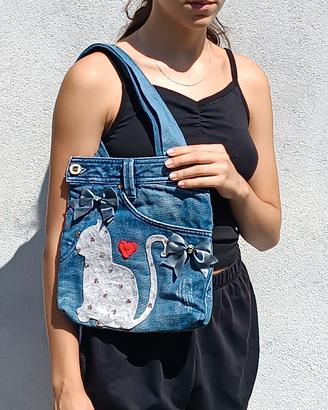 Borsa in jeans riciclato fatta a mano 
