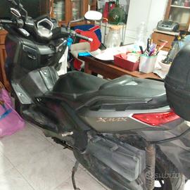 scooter xmax 400 Yamaha 2200trattabili